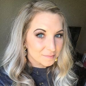 Meet your Posher, Felecia